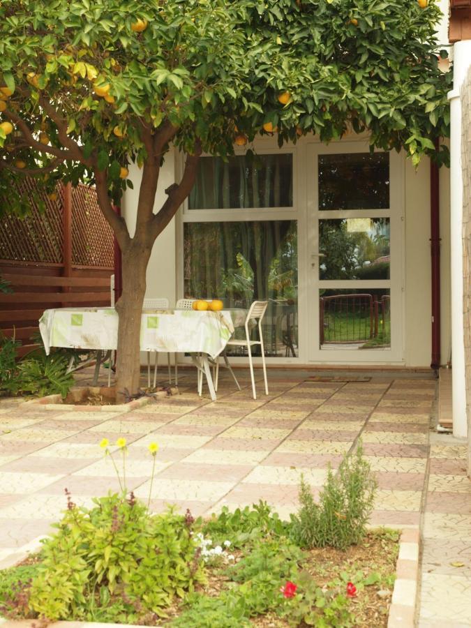 Moon-Light Studio Hotel Larnaca Exterior photo